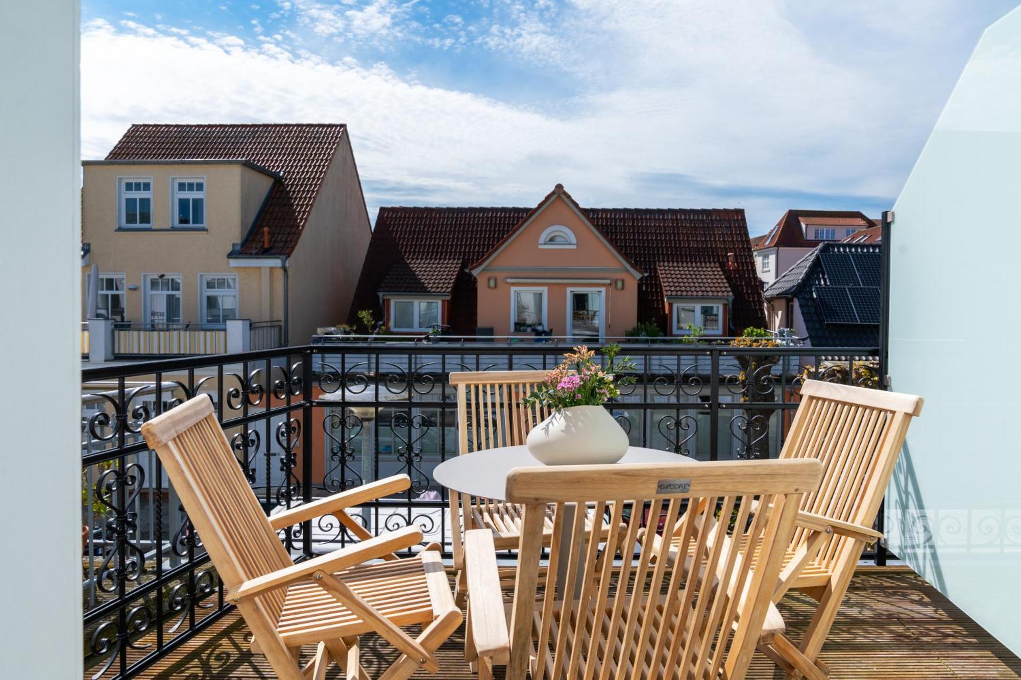 Kapitaenshaus Friedrich Franz - Premium Apartments 200 Meter Vom Strand Und Alten Strom روستوك الغرفة الصورة